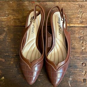 New Brown chunk heel with adjustable back strap. Extra cushion. Comfortable